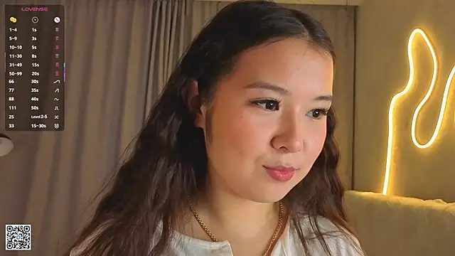 AlberthaEscue online show from September 27, 2025, 4:17 am