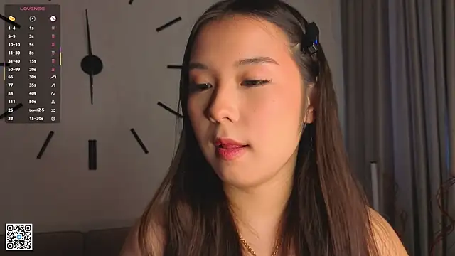 AlberthaEscue online show from October 4, 2025, 4:21 am