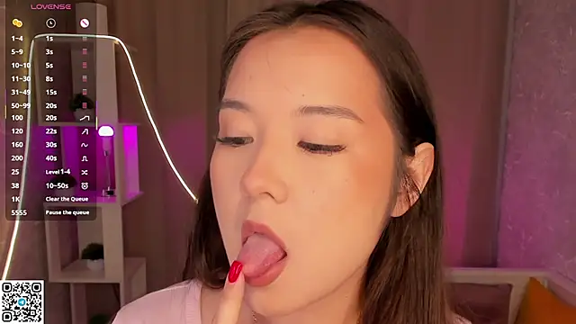 AlberthaEscue online show from November 23, 2025, 4:12 am