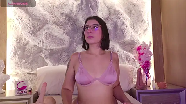 danna dusky online show from November 21, 2025, 10:03 am