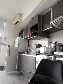 Snapshot of Danielaeliana chatting on November 27, 2025, 12:18 pm Danielaeliana online show from November 27, 2025, 12:18 pm