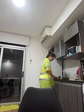 Snapshot of Danielaeliana chatting on November 28, 2025, 12:57 am Danielaeliana online show from November 28, 2025, 12:57 am