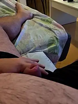 Snapshot of t-dog26 chatting on November 5, 2025, 5:29 am t-dog26 online show from November 5, 2025, 5:29 am