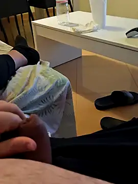 Snapshot of t-dog26 chatting on December 19, 2025, 2:40 am t-dog26 online show from December 19, 2025, 2:40 am