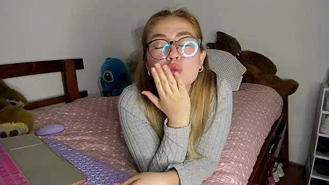 min-ji online show from April 20, 2026, 5:59 pm