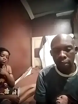 Snapshot of TinnyVsGiant chatting on October 26, 2025, 8:59 pm TinnyVsGiant online show from October 26, 2025, 8:59 pm