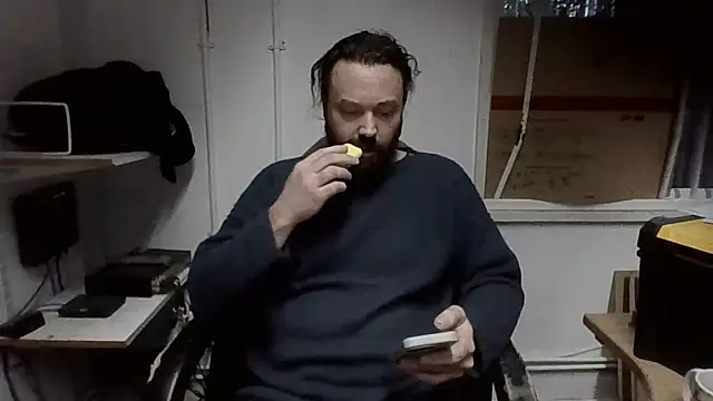 Snapshot of rogerevenmore chatting on November 24, 2025, 3:45 pm rogerevenmore online show from November 24, 2025, 3:45 pm