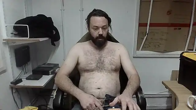 Snapshot of rogerevenmore chatting on November 25, 2025, 5:02 pm rogerevenmore online show from November 25, 2025, 5:02 pm