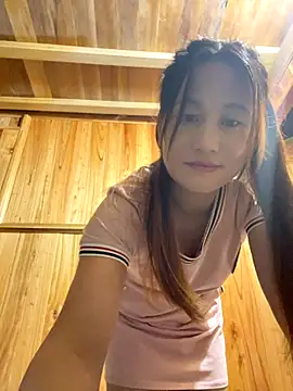 Snapshot of phungtiti chatting on October 5, 2025, 3:54 pm phungtiti online show from October 5, 2025, 3:54 pm