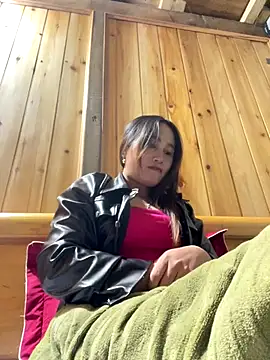 phungtiti online show from December 17, 2025, 4:29 am