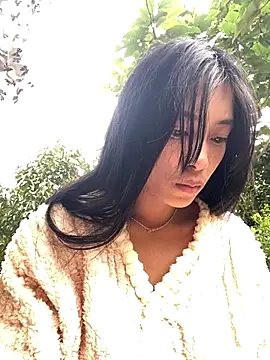 Snapshot of EmLy02 chatting on October 24, 2025, 6:21 am EmLy02 online show from October 24, 2025, 6:21 am