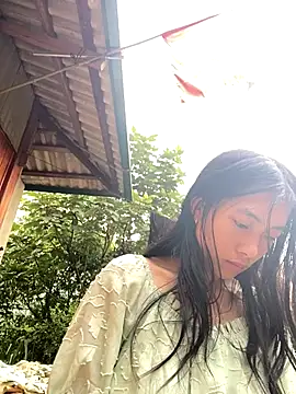 Snapshot of EmLy02 chatting on October 29, 2025, 12:35 am EmLy02 online show from October 29, 2025, 12:35 am