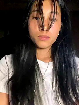 Snapshot of EmLy02 chatting on October 31, 2025, 11:44 am EmLy02 online show from October 31, 2025, 11:44 am