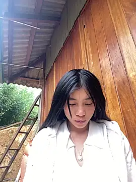 Snapshot of EmLy02 chatting on November 4, 2025, 1:27 am EmLy02 online show from November 4, 2025, 1:27 am