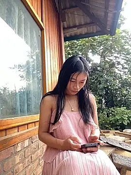 Snapshot of EmLy02 chatting on November 10, 2025, 1:59 am EmLy02 online show from November 10, 2025, 1:59 am