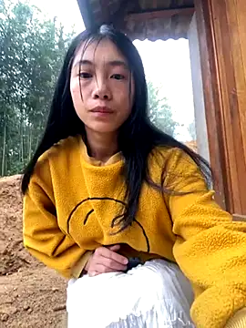 Snapshot of EmLy02 chatting on November 12, 2025, 12:00 am EmLy02 online show from November 12, 2025, 12:00 am