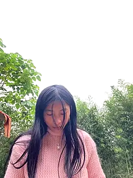 Snapshot of EmLy02 chatting on November 21, 2025, 1:37 am EmLy02 online show from November 21, 2025, 1:37 am