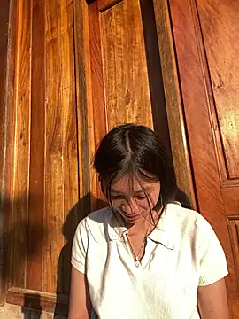 Snapshot of EmLy02 chatting on November 27, 2025, 12:46 am EmLy02 online show from November 27, 2025, 12:46 am