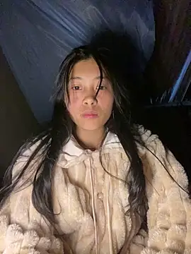 Snapshot of EmLy02 chatting on November 28, 2025, 12:19 pm EmLy02 online show from November 28, 2025, 12:19 pm