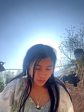 Snapshot of EmLy02 chatting on December 1, 2025, 7:24 am EmLy02 online show from December 1, 2025, 7:24 am