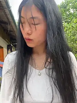 EmLy02 online show from April 4, 2026, 2:21 am