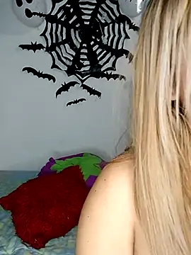 Snapshot of Emily__Hott chatting on October 8, 2025, 2:42 am Emily Hott online show from October 8, 2025, 2:42 am