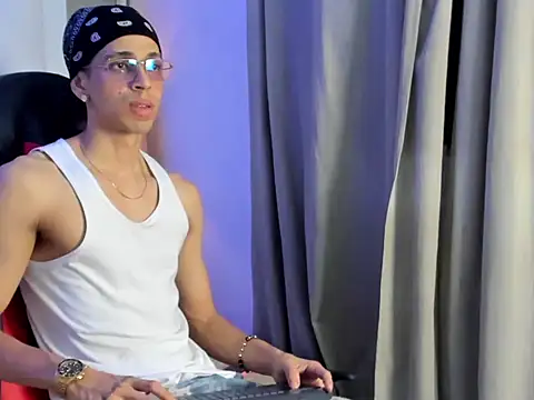 nicolai drake online show from November 9, 2025, 4:55 am