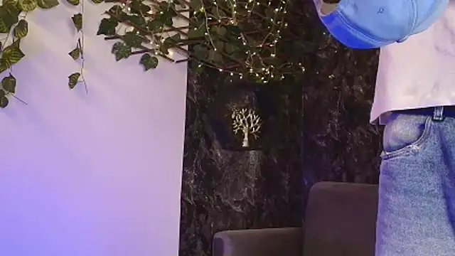 nicolai drake online show from November 19, 2025, 3:28 am