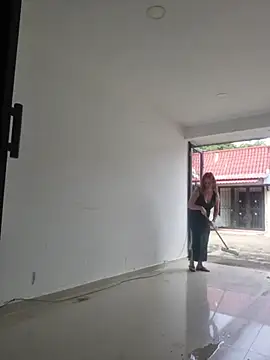 Nina vallon online show from November 10, 2025, 1:21 pm