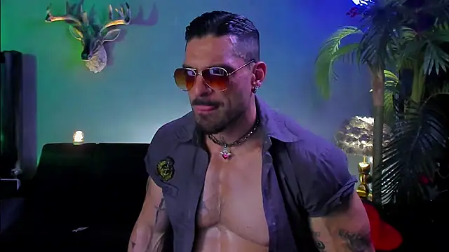 Snapshot of dennis_cox1 chatting on April 8, 2026, 9:42 am dennis cox1 online show from April 8, 2026, 9:42 am