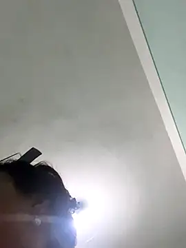 qinejr37 online show from September 13, 2025, 11:04 pm