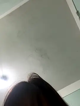 qinejr37 online show from October 4, 2025, 11:03 pm