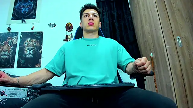 Snapshot of javiersexymann chatting on March 21, 2025, 4:39 am javiersexymann online show from March 21, 2025, 4:39 am