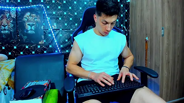 Snapshot of javiersexymann chatting on September 23, 2025, 5:10 am javiersexymann online show from September 23, 2025, 5:10 am