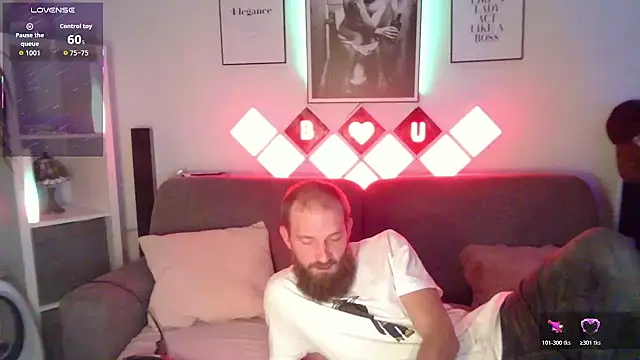 Snapshot of XBellaXundXUweX chatting on November 9, 2025, 7:56 pm XBellaXundXUweX online show from November 9, 2025, 7:56 pm