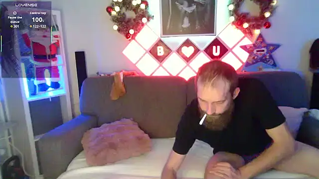 Snapshot of XBellaXundXUweX chatting on December 4, 2025, 7:33 pm XBellaXundXUweX online show from December 4, 2025, 7:33 pm