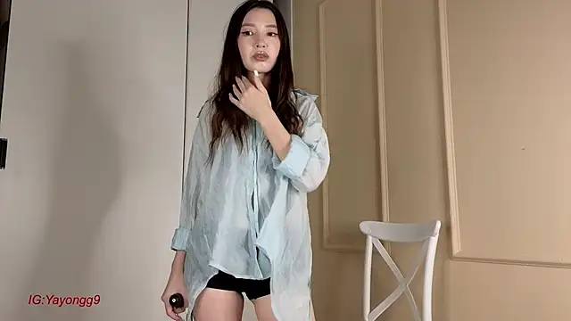 yayongg online show from September 28, 2025, 1:16 pm