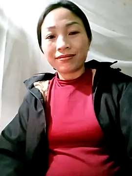 lucybaby00 online show from February 11, 2026, 2:44 pm