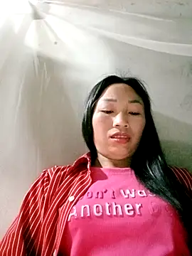 lucybaby00 online show from March 4, 2026, 11:00 pm