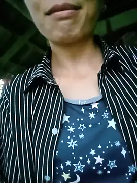 lucybaby00 online show from July 8, 2026, 11:37 am