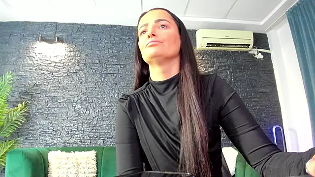 Snapshot of AnneSins chatting on October 28, 2025, 7:05 pm AnneSins online show from October 28, 2025, 7:05 pm