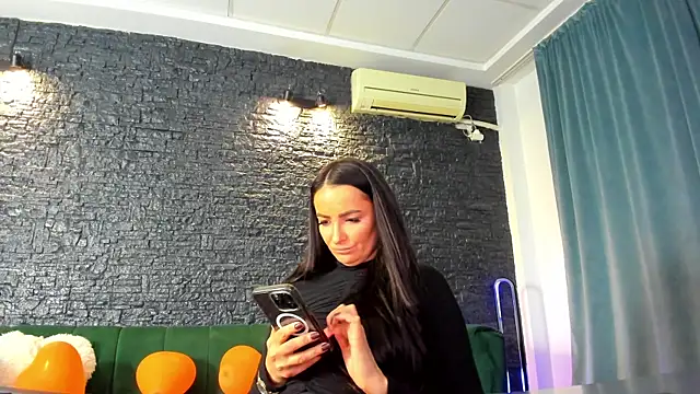 Snapshot of AnneSins chatting on November 2, 2025, 7:05 pm AnneSins online show from November 2, 2025, 7:05 pm