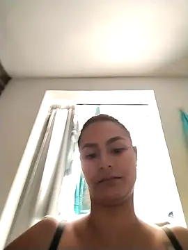 gabysanta  online show from May 4, 2026, 5:42 pm
