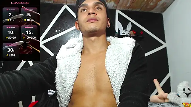 Angel latinboy online show from October 24, 2025, 5:20 pm