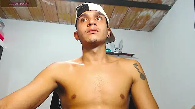 Snapshot of Angel_latinboy chatting on January 13, 2026, 5:07 pm Angel latinboy online show from January 13, 2026, 5:07 pm