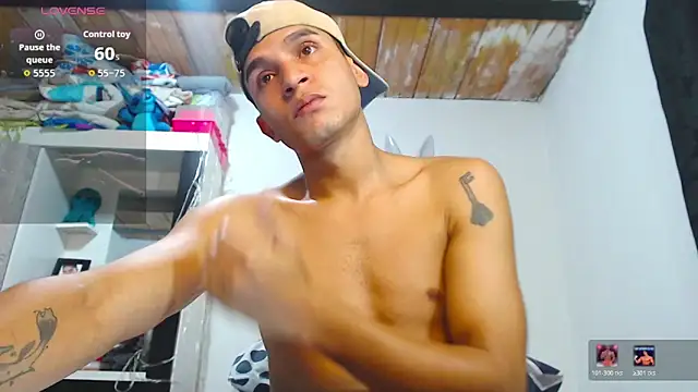 Snapshot of Angel_latinboy chatting on February 7, 2026, 2:10 pm Angel latinboy online show from February 7, 2026, 2:10 pm