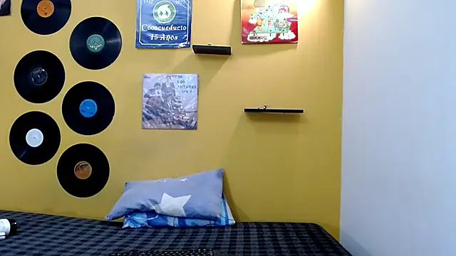 skinnyverus18 online show from March 16, 2026, 7:51 pm