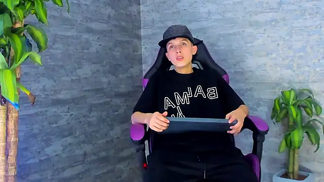 ArthurCox online show from October 15, 2025, 5:24 pm