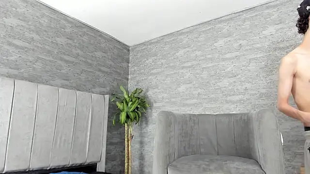 ArthurCox online show from December 16, 2025, 5:29 pm