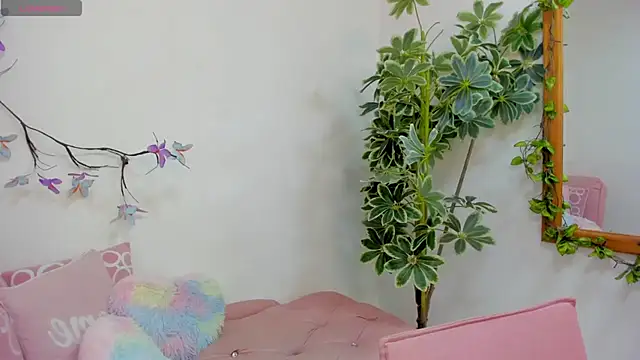 SaraWagner  online show from February 8, 2026, 12:36 am